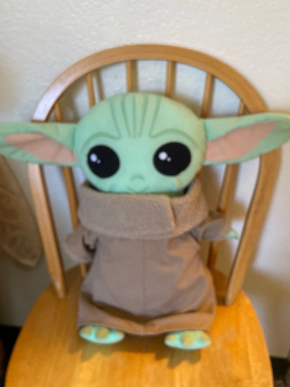 Baby Yoda plus doll